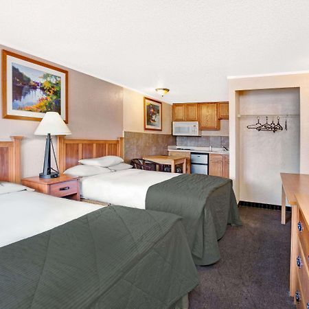 Knights Inn - Madison Heights Eksteriør billede
