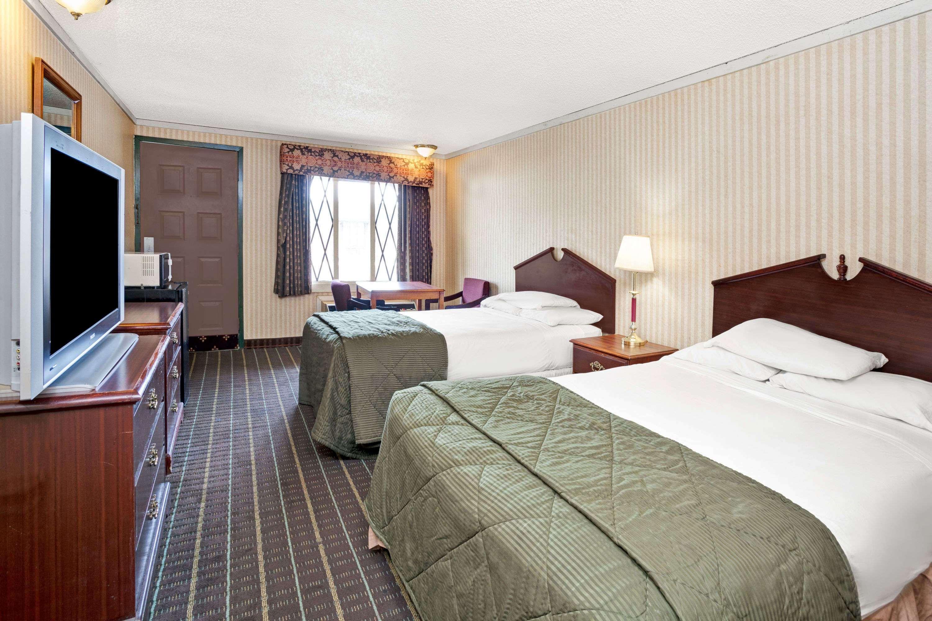 Knights Inn - Madison Heights Eksteriør billede
